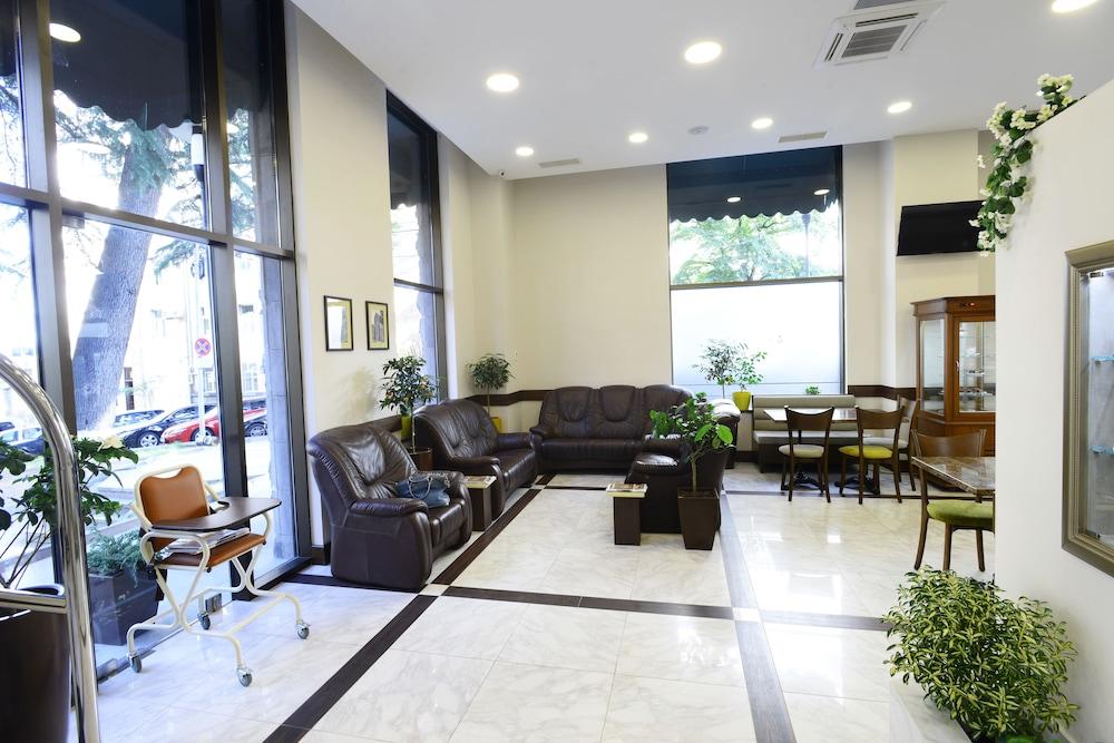 Citrus Hotel Tbilisi Esterno foto