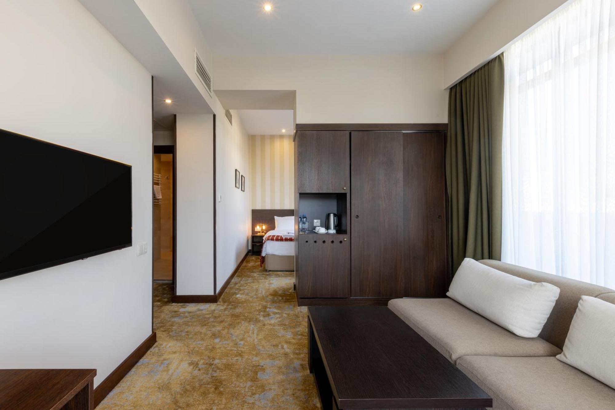 Citrus Hotel Tbilisi Esterno foto
