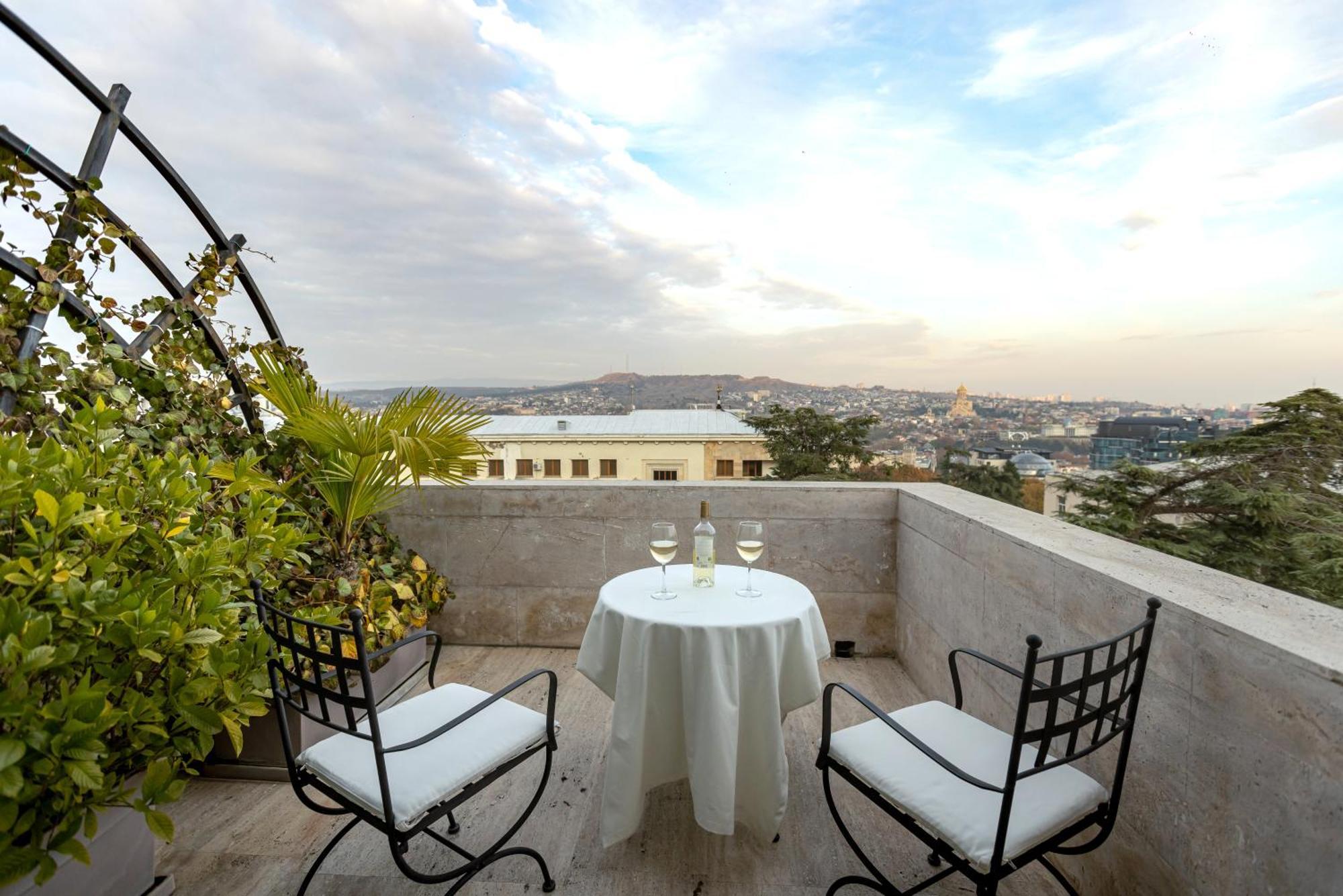 Citrus Hotel Tbilisi Esterno foto