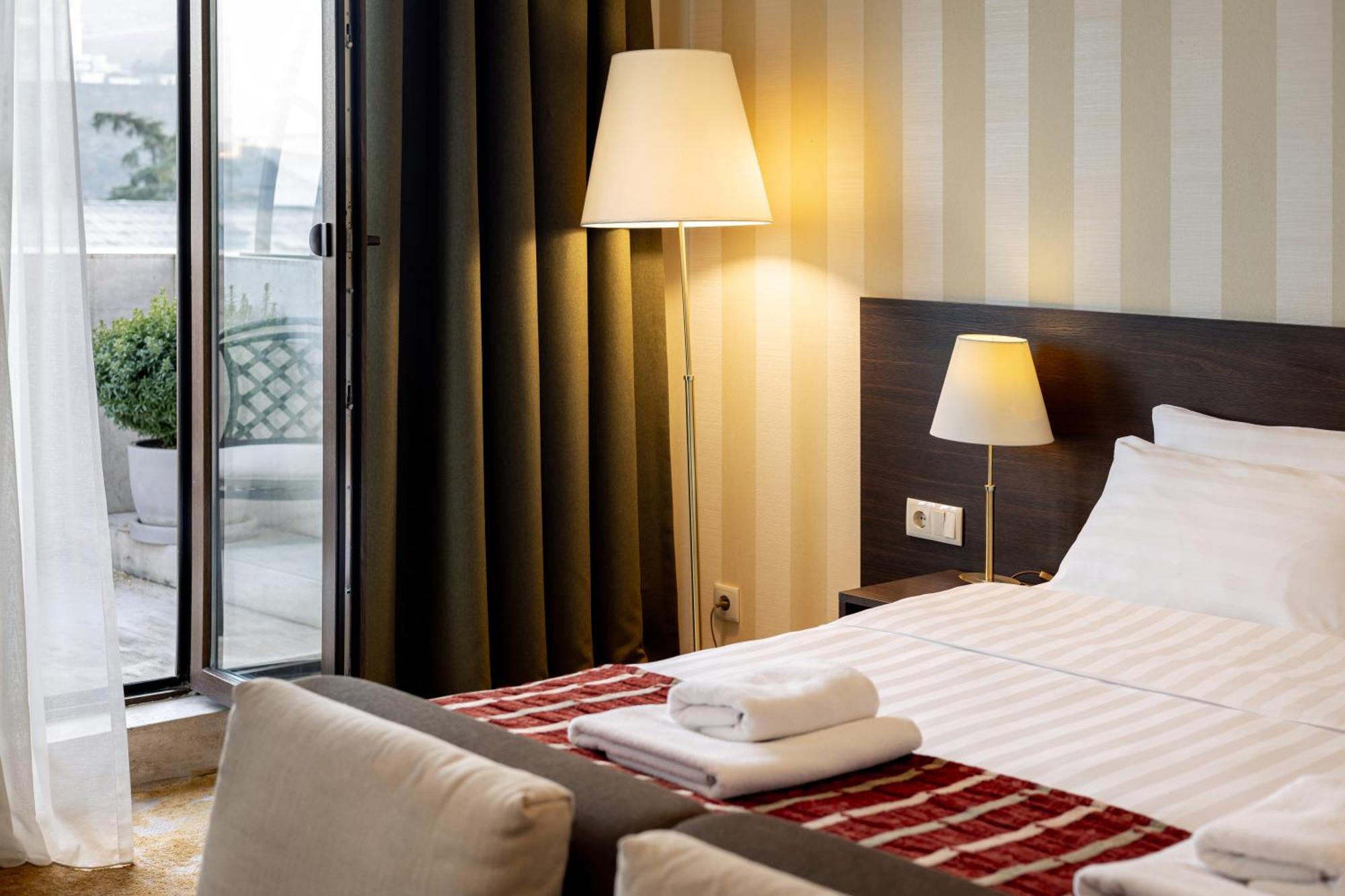 Citrus Hotel Tbilisi Esterno foto