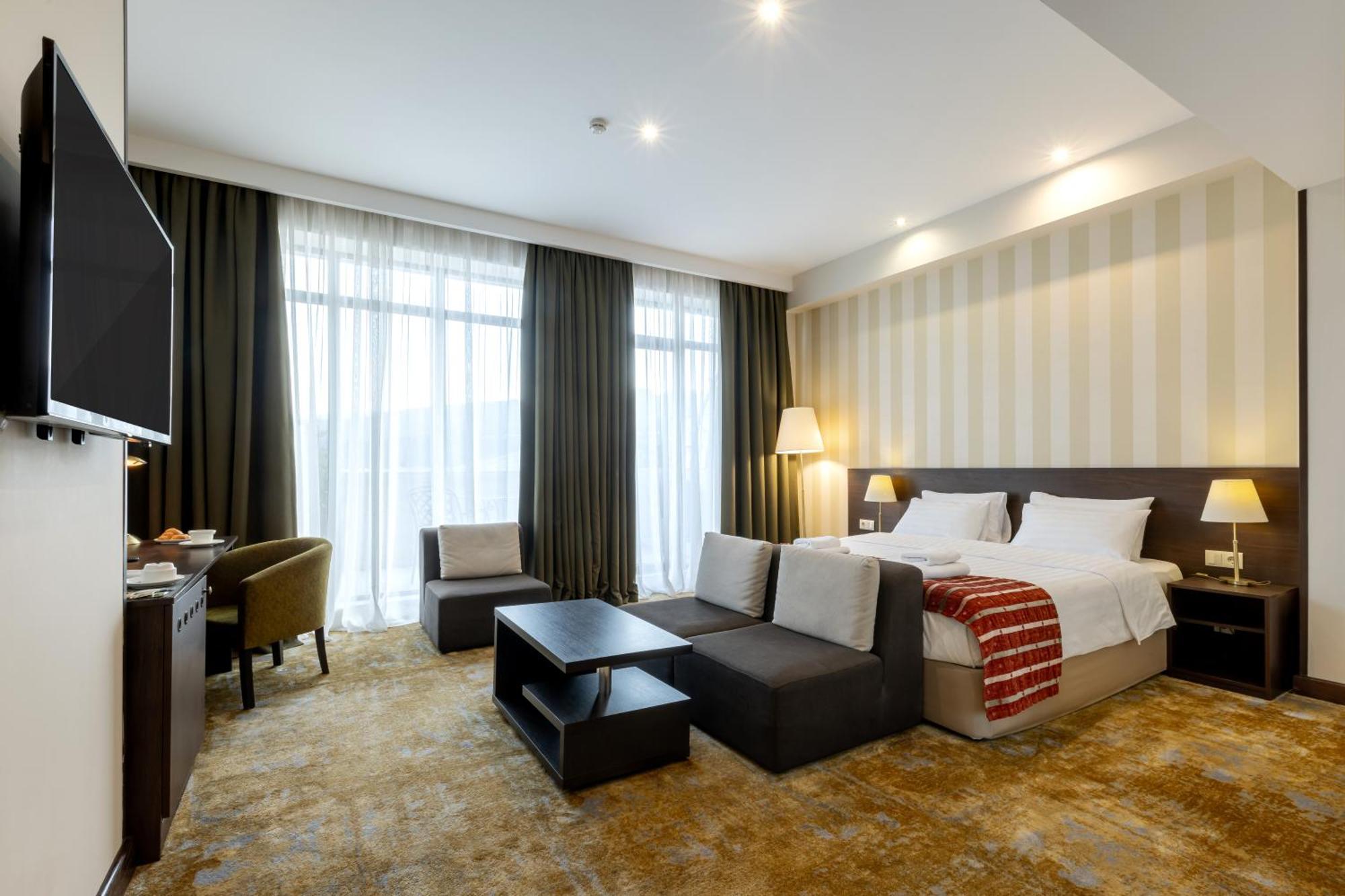 Citrus Hotel Tbilisi Esterno foto