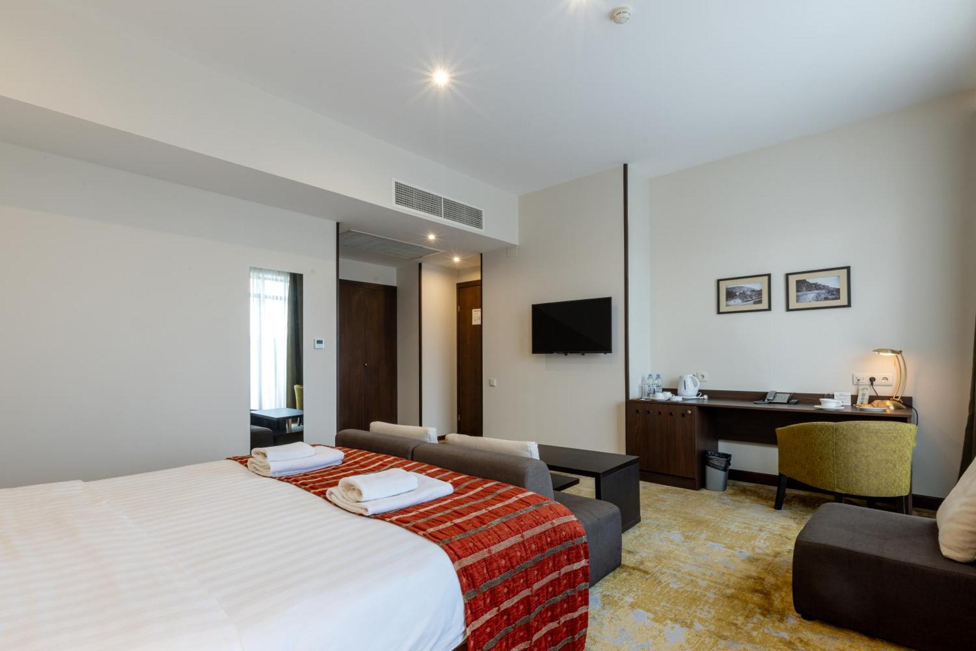 Citrus Hotel Tbilisi Esterno foto