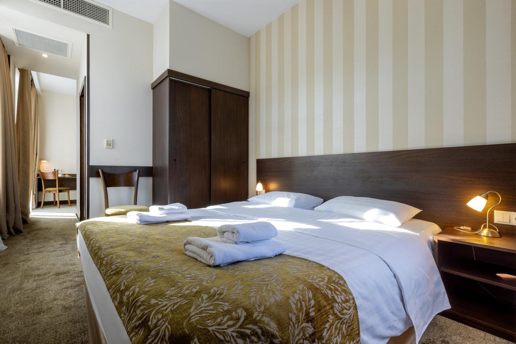 Citrus Hotel Tbilisi Esterno foto