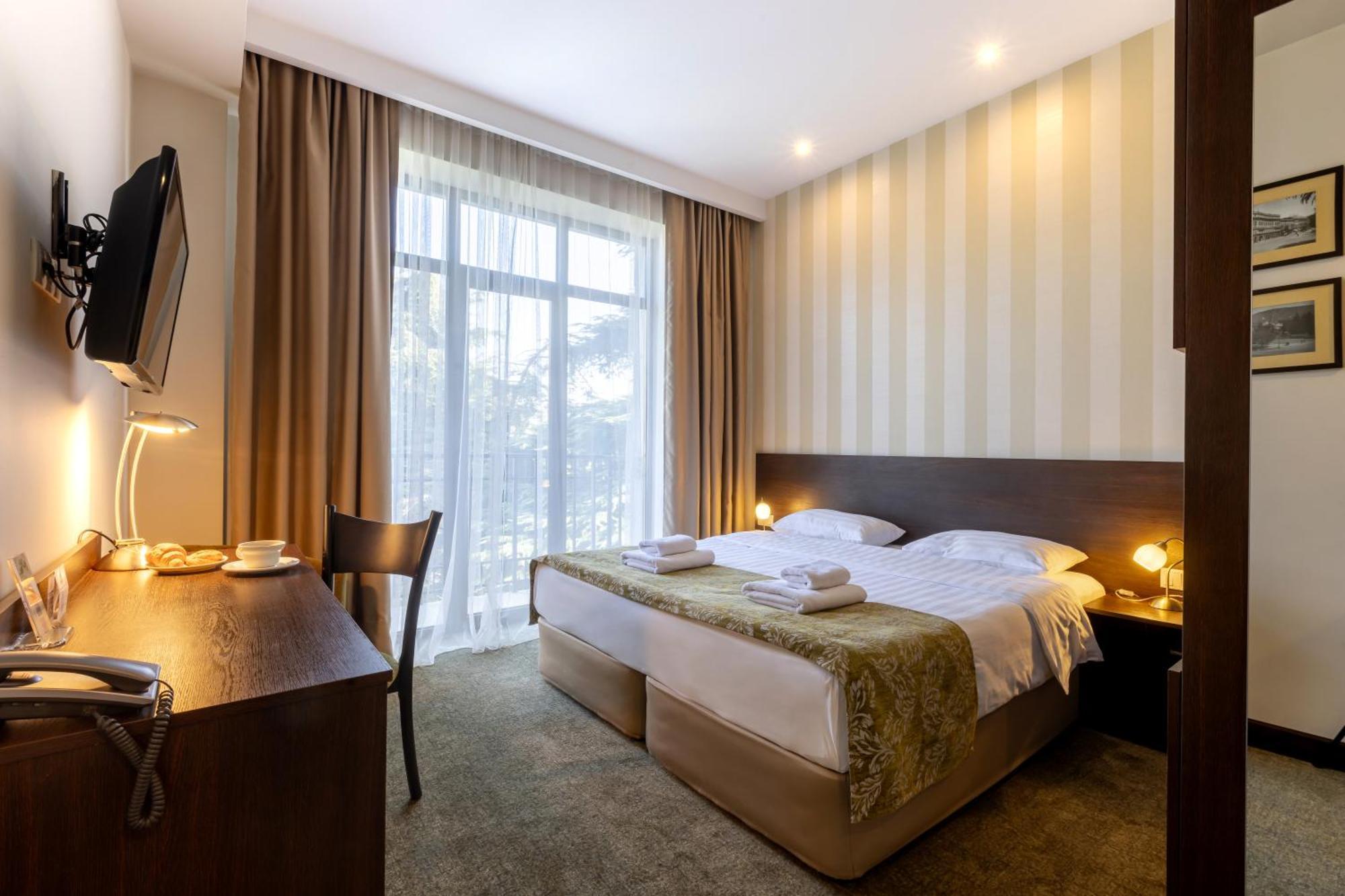 Citrus Hotel Tbilisi Esterno foto